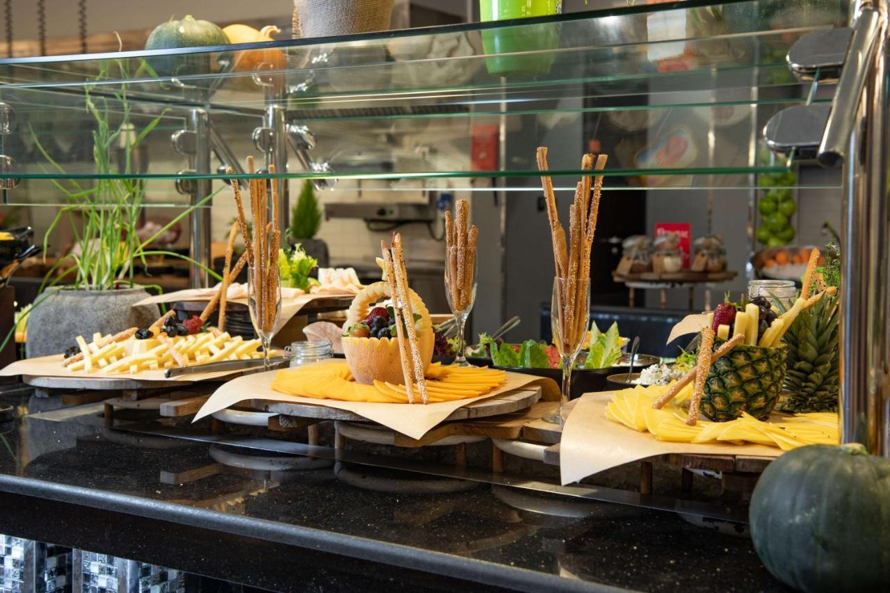 Radisson Hotel & Apartments Dammam Industrial City Ngoại thất bức ảnh