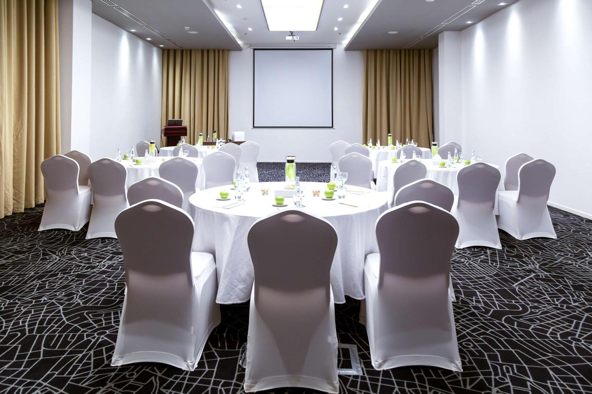 Radisson Hotel & Apartments Dammam Industrial City Ngoại thất bức ảnh