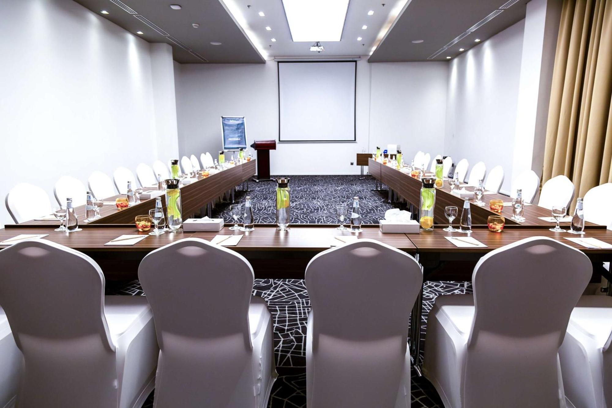 Radisson Hotel & Apartments Dammam Industrial City Ngoại thất bức ảnh
