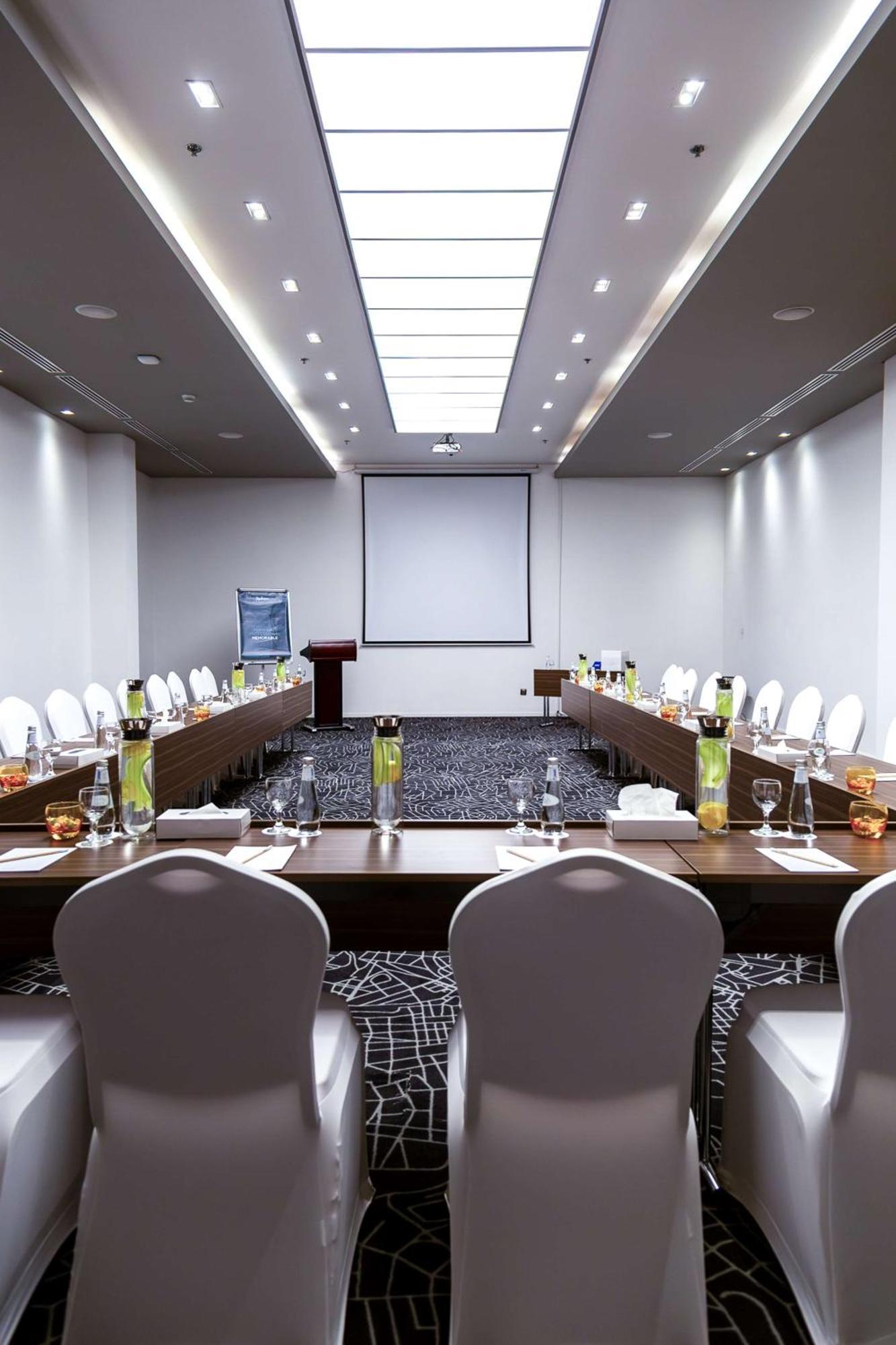 Radisson Hotel & Apartments Dammam Industrial City Ngoại thất bức ảnh