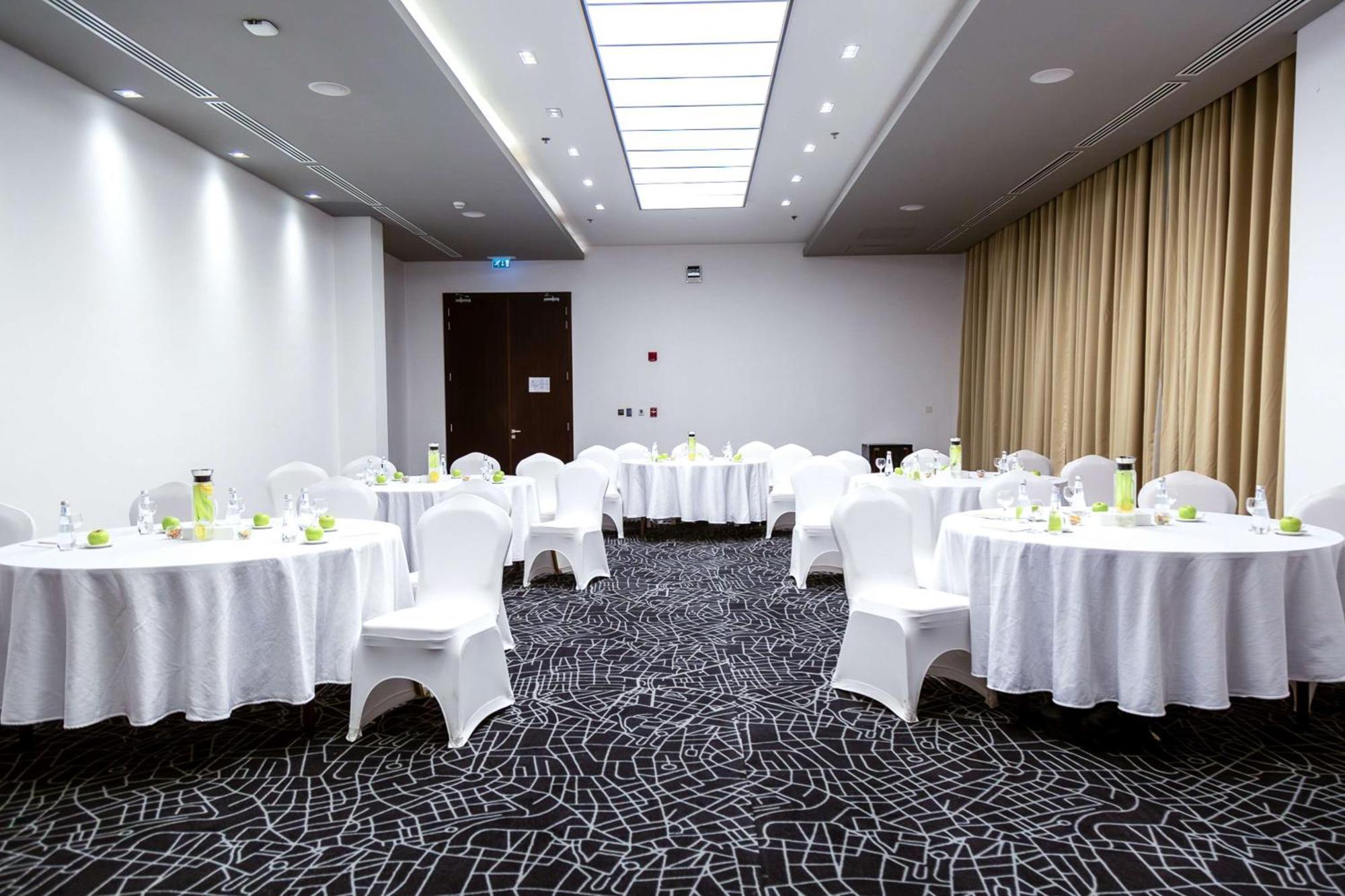 Radisson Hotel & Apartments Dammam Industrial City Ngoại thất bức ảnh