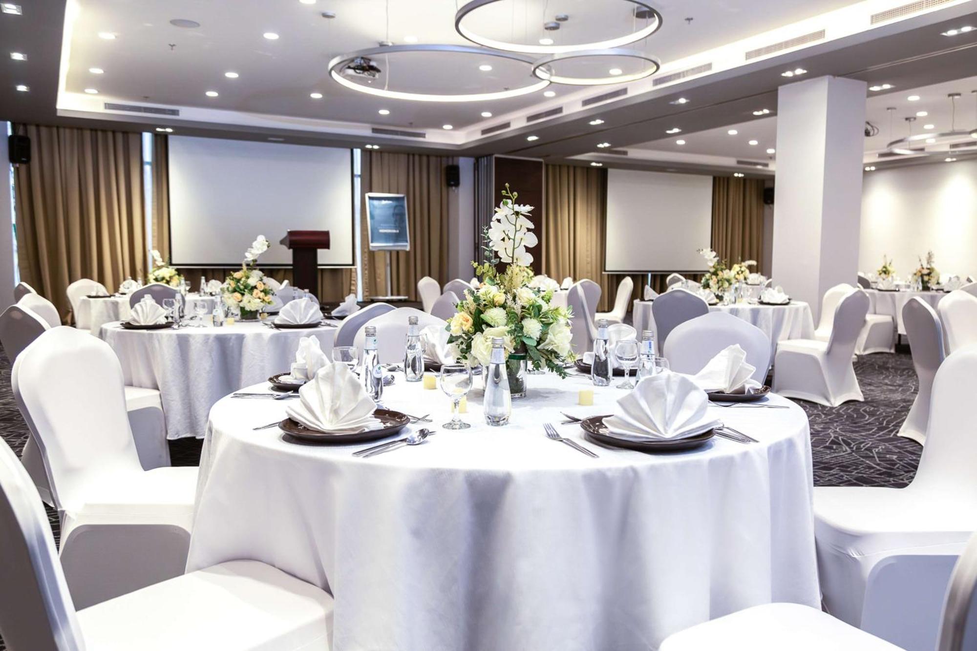 Radisson Hotel & Apartments Dammam Industrial City Ngoại thất bức ảnh