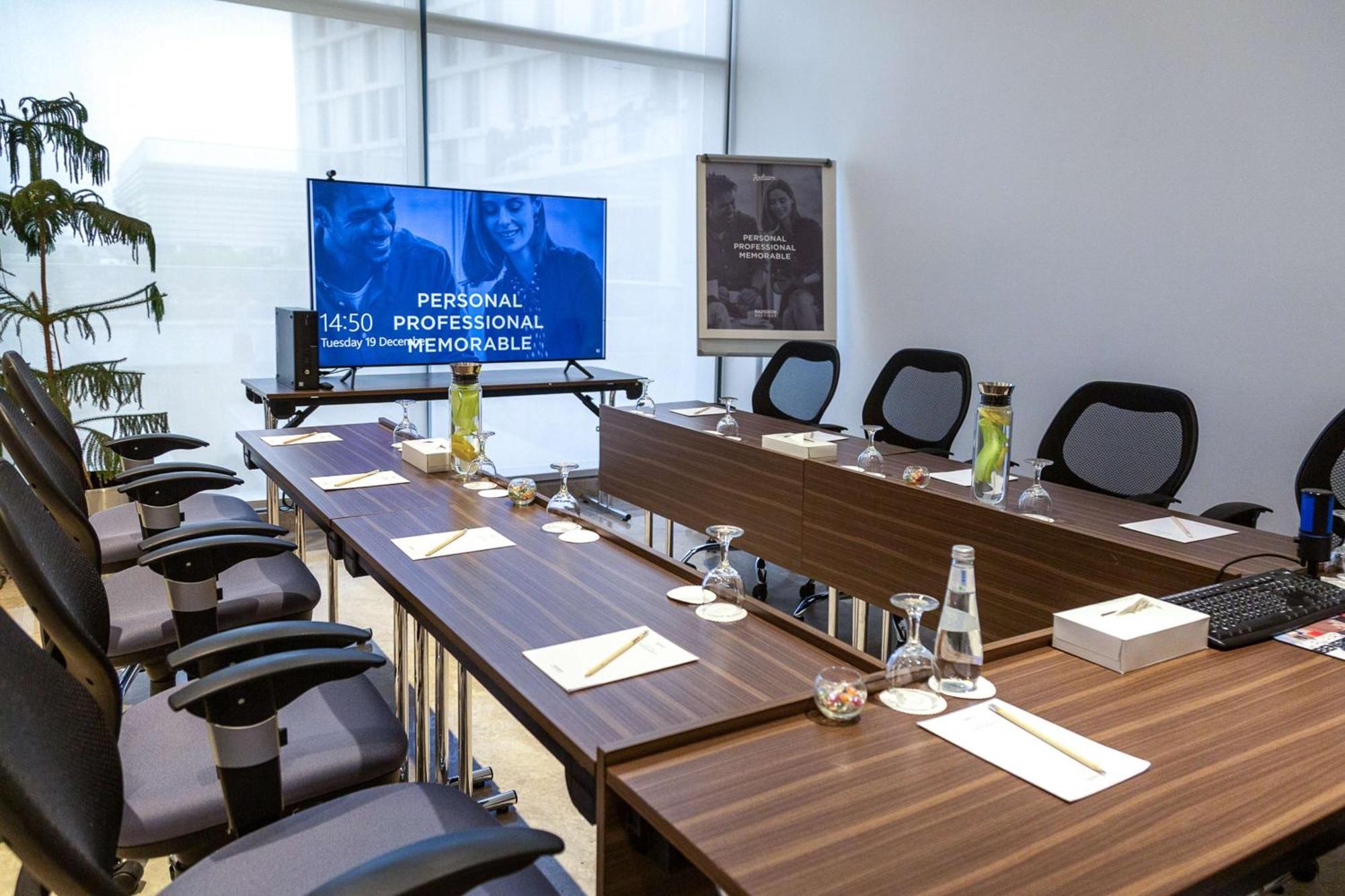 Radisson Hotel & Apartments Dammam Industrial City Ngoại thất bức ảnh