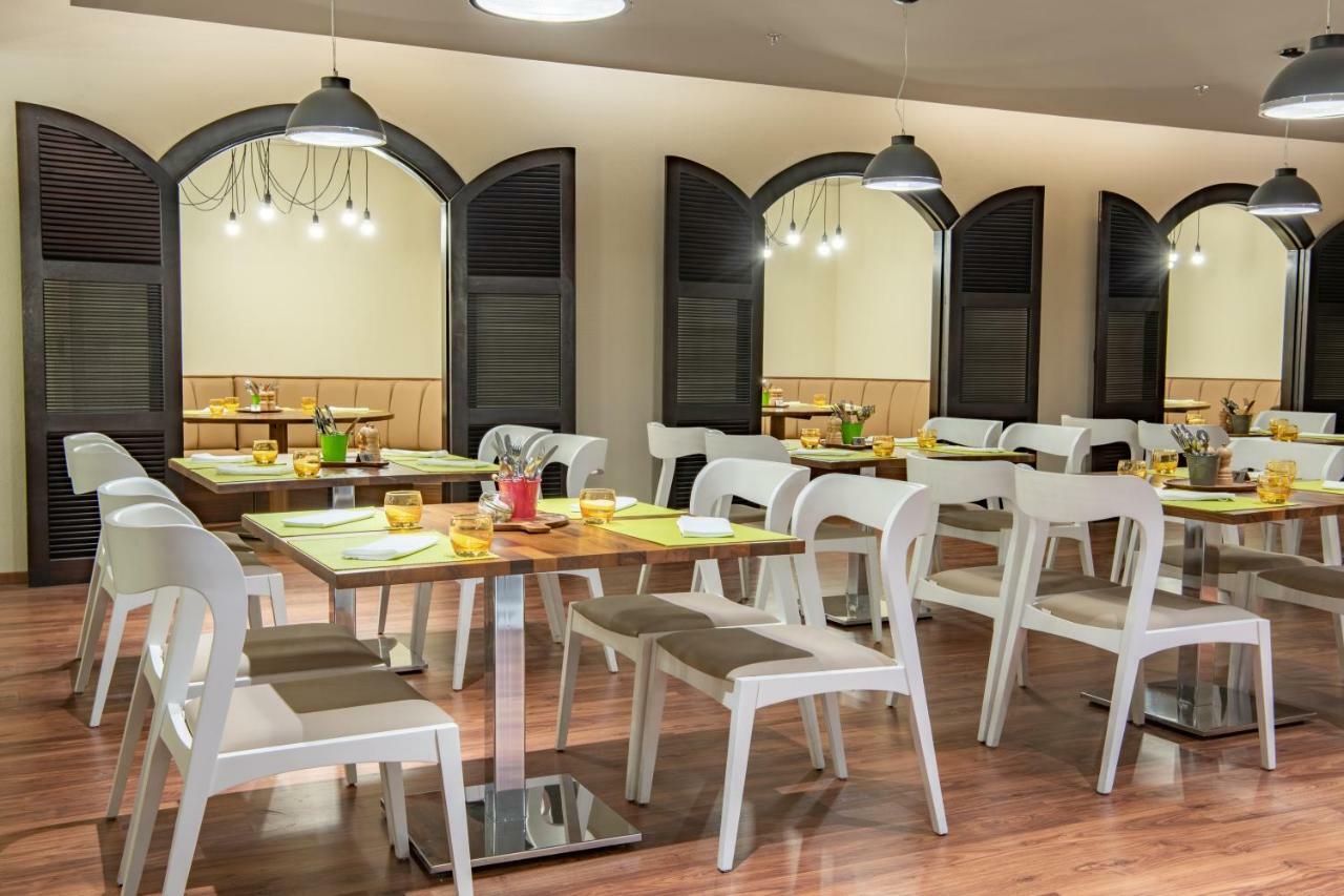 Radisson Hotel & Apartments Dammam Industrial City Ngoại thất bức ảnh